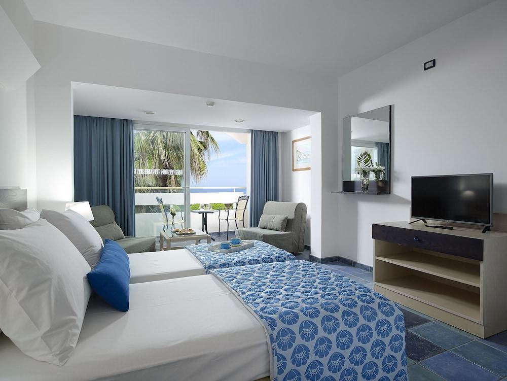 Elissa Adults-Only Lifestyle Beach Resort Kallithéa Екстериор снимка A typical hotel room